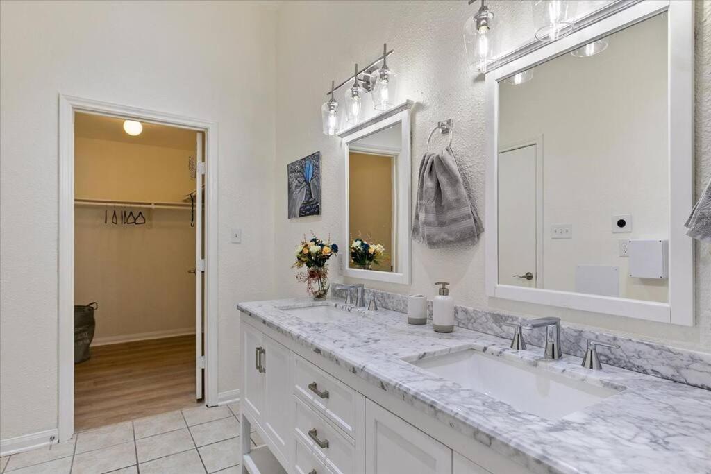 Lucky House - Tranquility In The Middle Of Houston - Tv In Every Room - 300 M2 מראה חיצוני תמונה